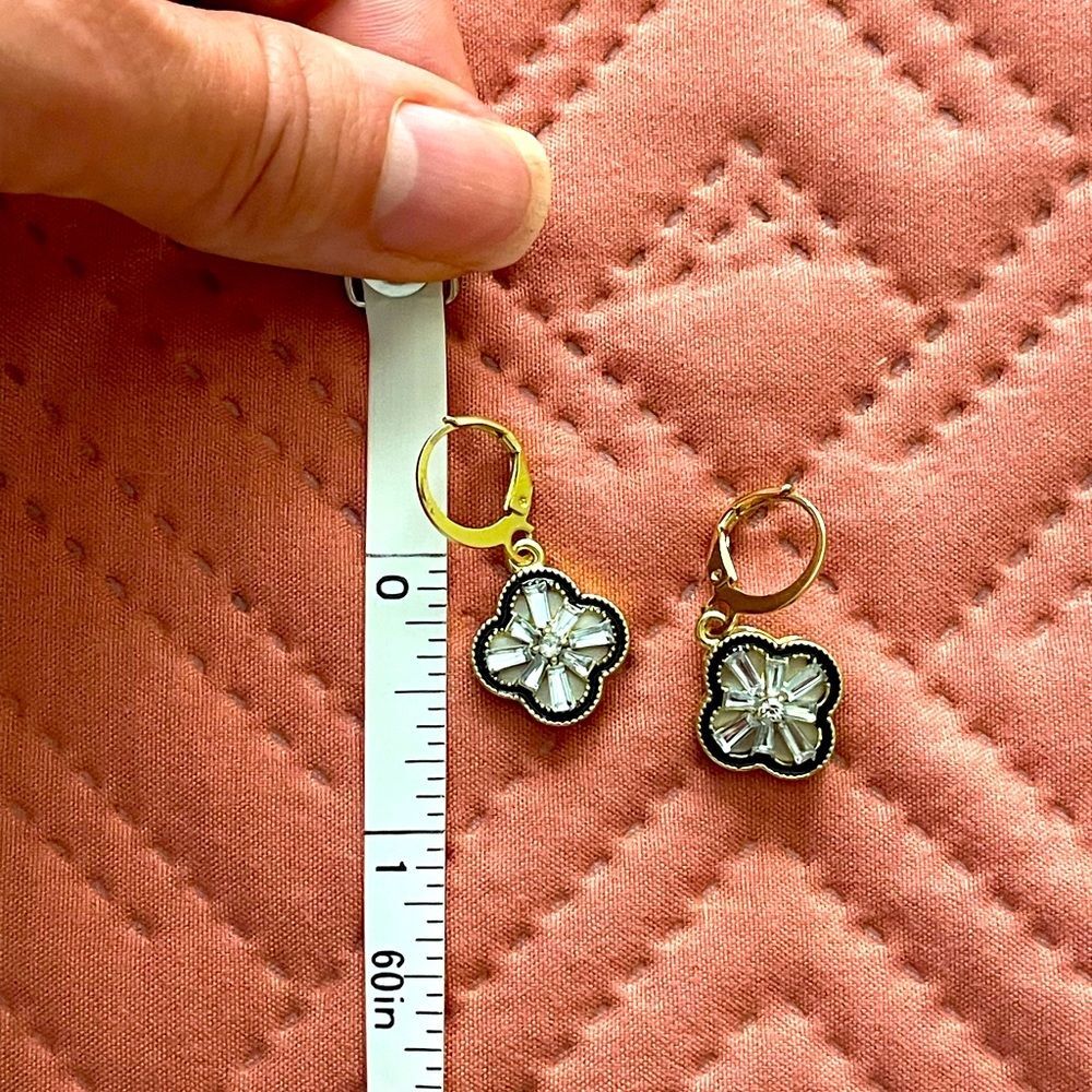 Clover shaped earring - Picture 4 of 4